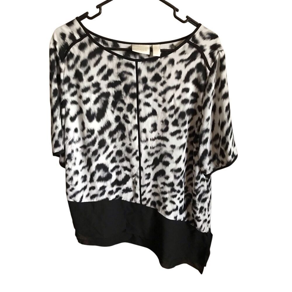 Chicos size 2 = Large leopard print blouse shirt asymmetrical short sleeve
